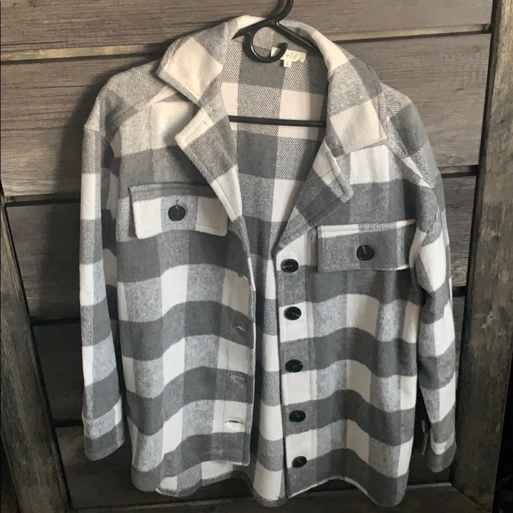 Checkered Shackett